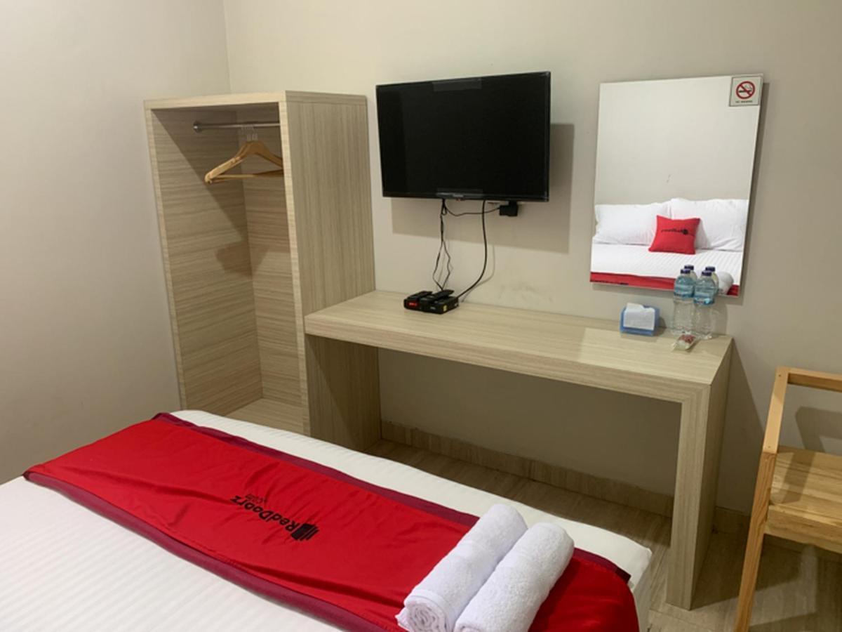 ホテル Reddoorz Near Alun Alun Purbalingga エクステリア 写真
